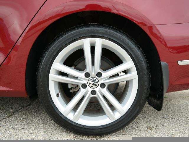 2015 Volkswagen Passat TDI SEL Premium 4dr Sedan 6A